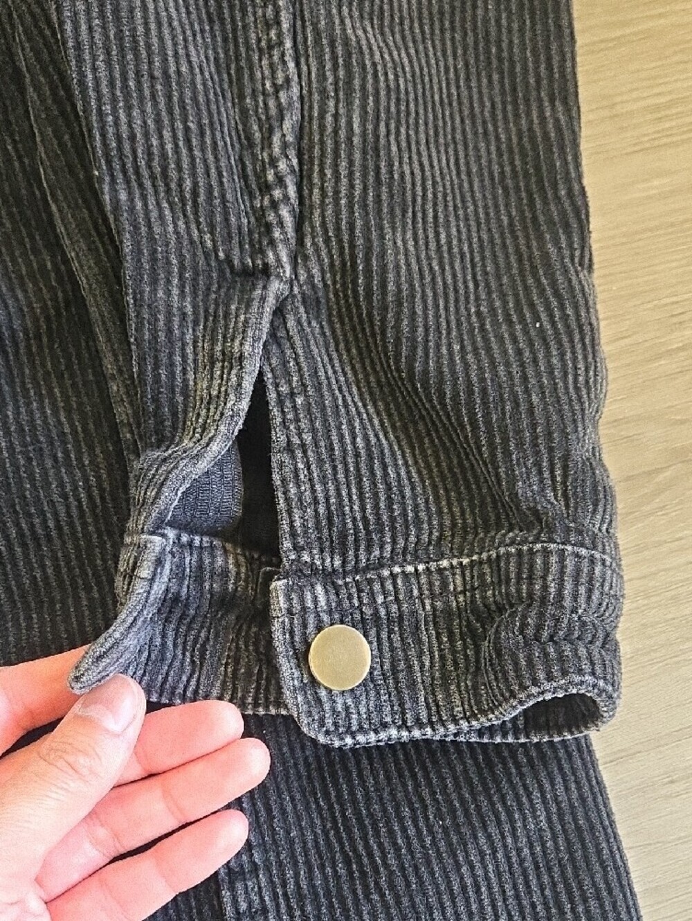 Men's Black Corduroy Button-Up Jacket - Classic Workwear Style - Picture 3 of 6